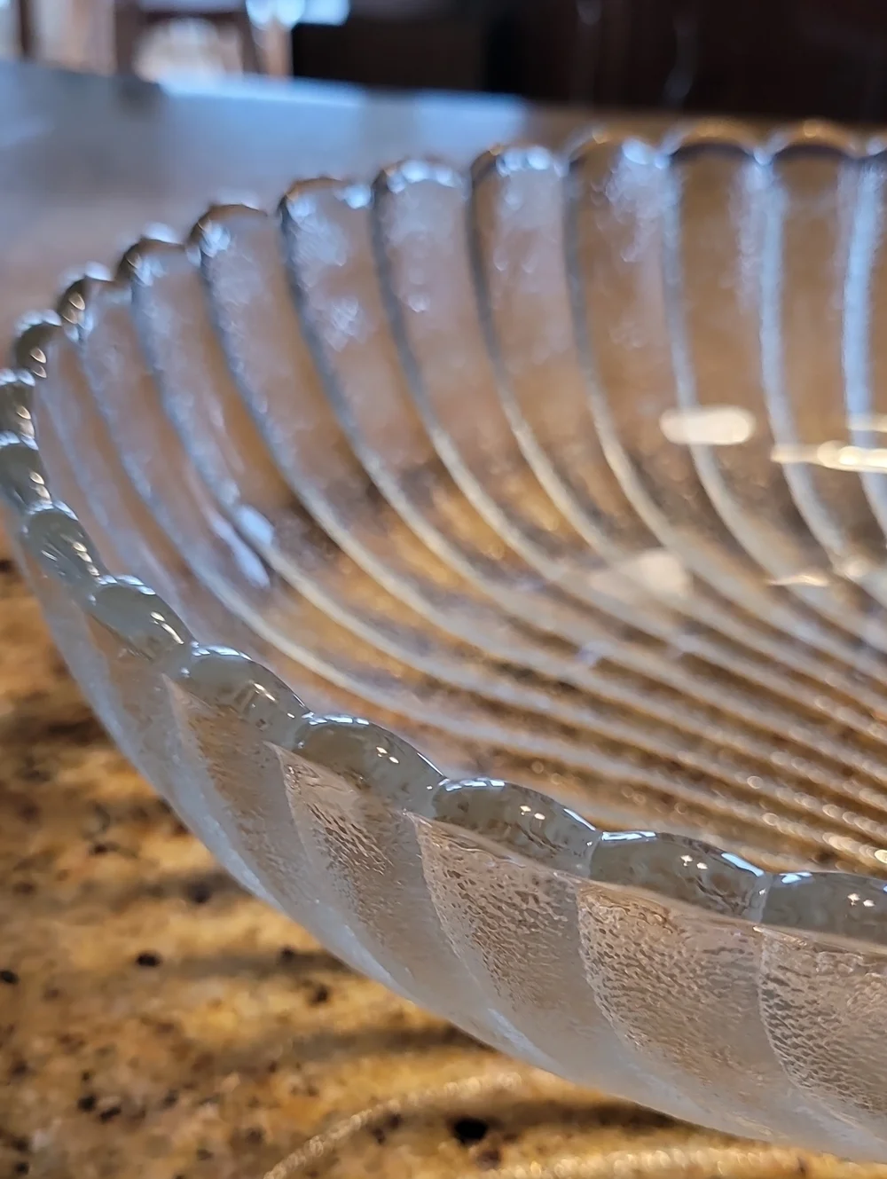 VTG Anchor Hooking Clear Glass Clam Shell Deep Round 11